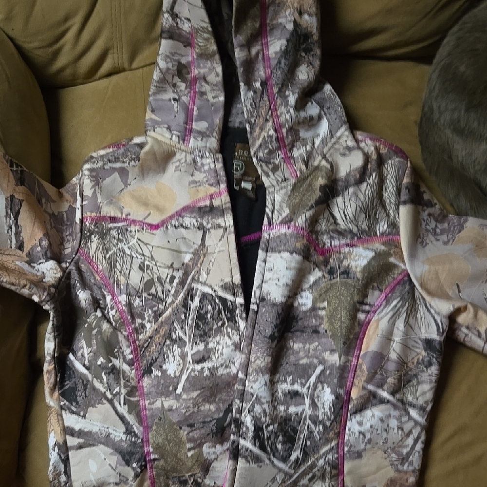 Roper Women's Camouflage Hooded Puffer Jacket with Pink Accents